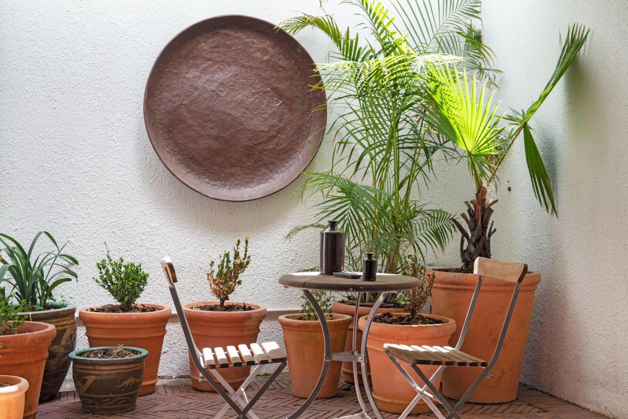 Point Charming With Patio *